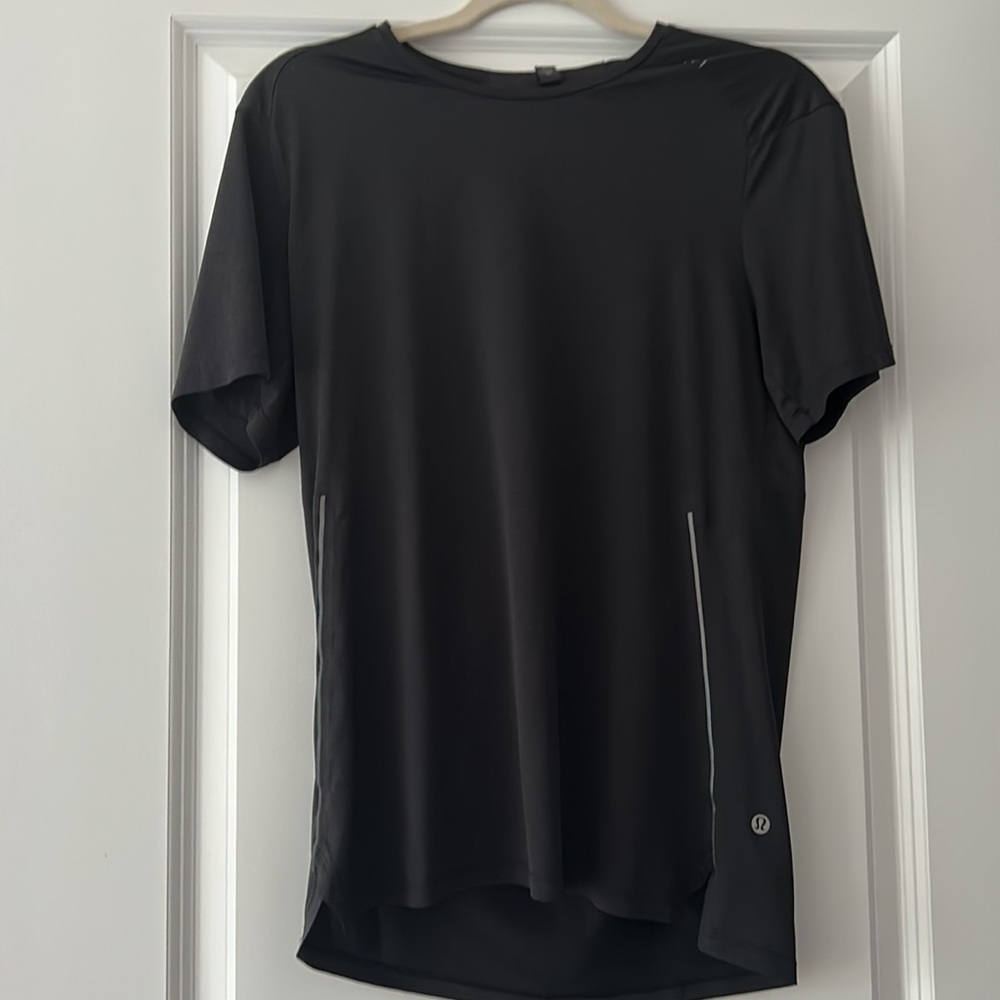 Black Size Small Men’s Lululemon Athletic Short Sleeve Shirt